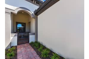 11694 Canal Grande Drive, Fort Myers, FL 33913 - MLS#225076331