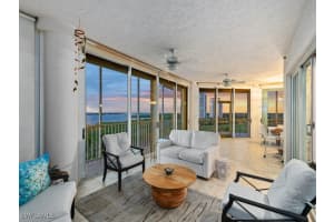 4811 Island Pond Court, Bonita Springs, FL 34134 - MLS#225076363