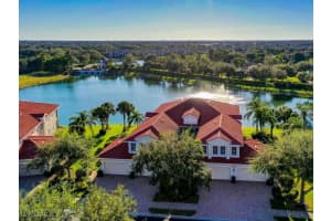 7873 Hawthorne Dr 202, Naples