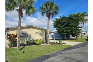 45 Aquamarine Avenue, Naples, FL 34114 - MLS#225076385