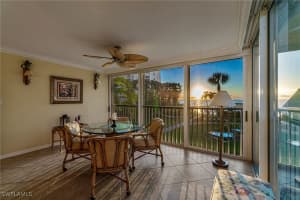 3483 Gulf Shore Blvd N 105, Naples