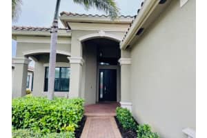 2820 CINNAMON BAY Circle, Naples, FL 34119 - MLS#225076507