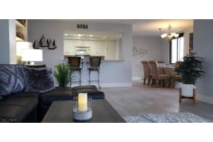 15 Bluebill Avenue, Naples, FL 34108 - MLS#225076534