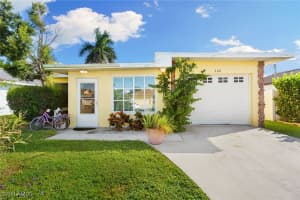 520 99th Avenue, Naples, FL 34108 - MLS#225076540