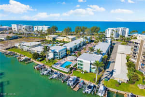 2100 Gulf Shore Blvd N 107, Naples