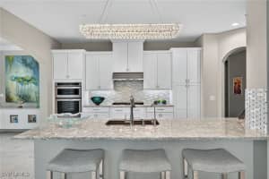 2555 MARQUESA ROYALE Lane, Naples, FL 34109 - MLS#225076666