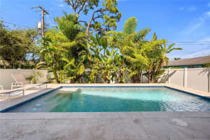 811 108th Avenue, Naples, FL 34108 - MLS#225076757