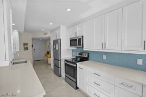 17 Bluebill Avenue, Naples, FL 34108 - MLS#225076823