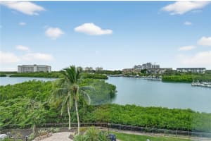 420 Cove Tower Drive, Naples, FL 34110 - MLS#225076856