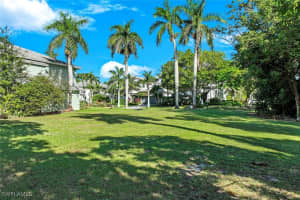 490 1st Avenue, Naples, FL 34102 - MLS#225076866