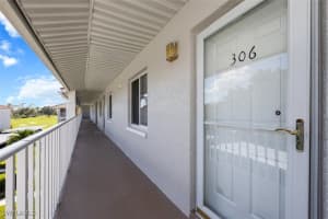 5965 Bloomfield Circle, Naples, FL 34112 - MLS#225077075