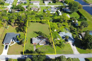 204 Lake Avenue, Lehigh Acres, FL 33936 - MLS#225077084