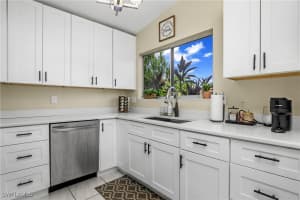 6484 Royal Woods Drive, Fort Myers, FL 33908 - MLS#225077163