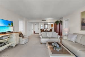 17 Bluebill Avenue, Naples, FL 34108 - MLS#225077175