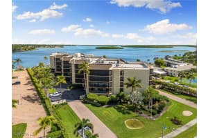 961 Collier Ct 108, Marco Island