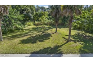 2650 Holly Avenue, Naples, FL 34112 - MLS#225077265