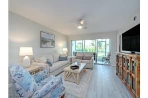 4556 Andover Way E104, Naples