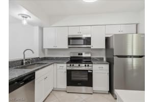 1001 FOXFIRE Lane, Naples, FL 34104 - MLS#225077311