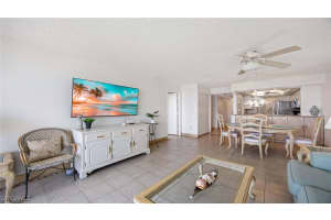 601 Seaview Court, Marco Island, FL 34145 - MLS#225077344