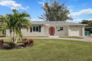 3560 Corana Way, Naples, FL 34105 - MLS#225077366
