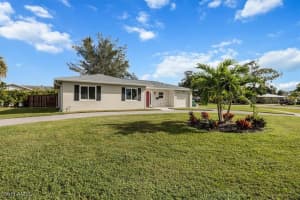 3560 Corana Way, Naples, FL 34105 - MLS#225077366