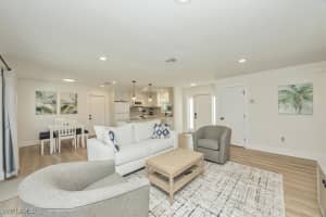 3560 Corana Way, Naples, FL 34105 - MLS#225077366