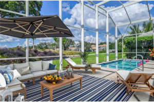 66 Fountain Circle, Naples, FL 34119 - MLS#225077484