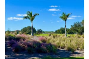 66 Fountain Circle, Naples, FL 34119 - MLS#225077484