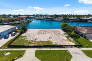 450 Barfield Drive, Marco Island, FL 34145 - MLS#225077575