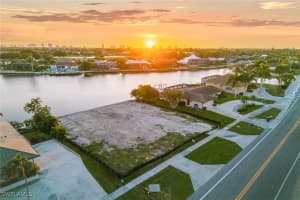 450 Barfield Drive, Marco Island, FL 34145 - MLS#225077575