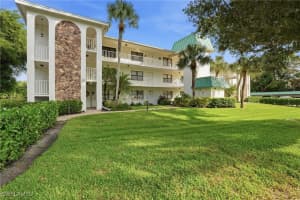 855 Ketch Dr 305, Naples