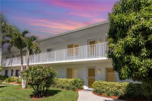 484 Belina Drive, Naples, FL 34104 - MLS#225077684