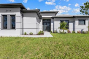 2557 8th Avenue, Naples, FL 34117 - MLS#225077699