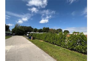 418 Cactus Circle, Lehigh Acres, FL 33936 - MLS#225077702