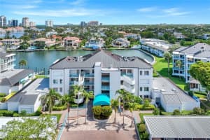 305 Park Shore Drive, Naples, FL 34103 - MLS#225077707