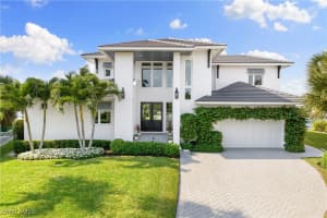 414 Palm Court, Naples, FL 34108 - MLS#225077760