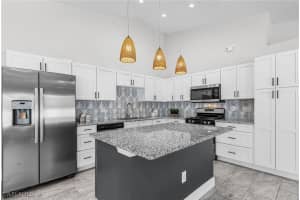 175 Village Cir 32, Labelle 175 Village Cir 32, Labelle