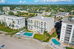 1977 GULF SHORE Boulevard, Naples, FL 34102 - MLS#225077815