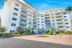 220 Seaview Court, Marco Island, FL 34145 - MLS#225077847