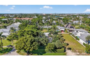 709 Broad Ave S, Naples, FL 34102 - MLS#225077852