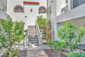 601 Beachwalk Cir L101, Naples