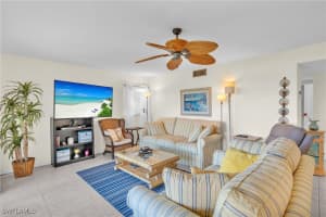 601 Beachwalk Circle, Naples, FL 34108 - MLS#225077886