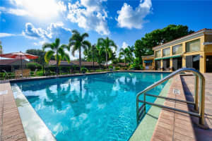 592 Beachwalk Circle, Naples, FL 34108 - MLS#225077958