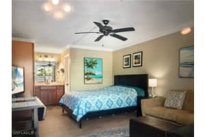 2555 9th St N 202, Naples