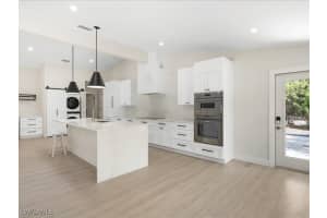 6800 Bottlebrush Lane, Naples, FL 34109 - MLS#225077994