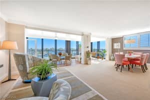 2400 Gulf Shore Boulevard, Naples, FL 34103 - MLS#225078037