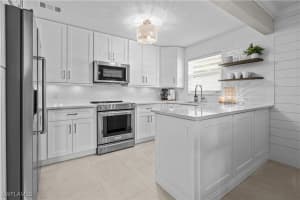 260 Lanchester Court, Naples, FL 34112 - MLS#225078046