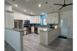 818 Sw 8th Ct, Cape Coral