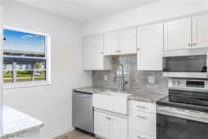 1348 Myerlee Gardens Avenue, Fort Myers, FL 33919 - MLS#225078129