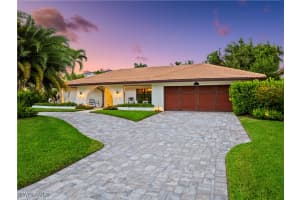 517 Parkwood Lane, Naples, FL 34103 - MLS#225078169